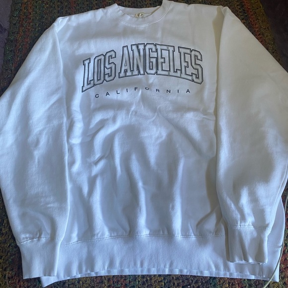 Brandy Melville Tops - Brandy Melville Oversized LA Erica Crewneck